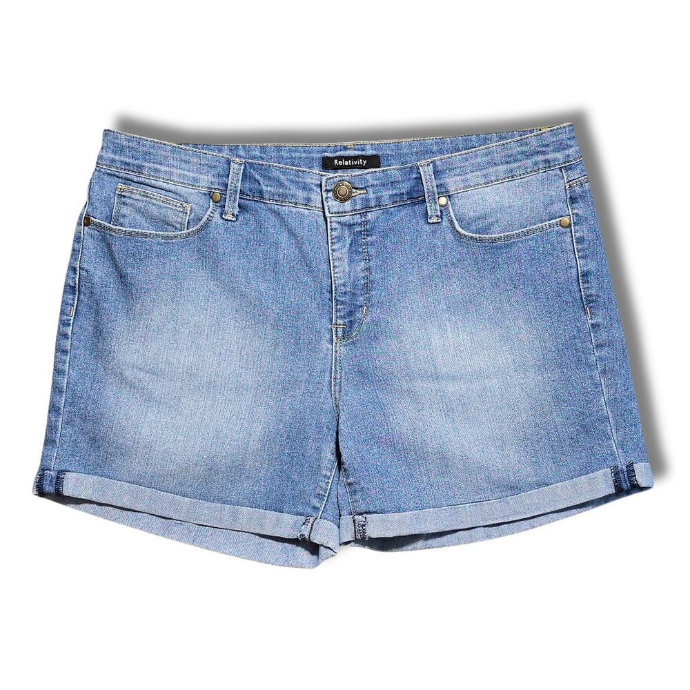 Women's Size 14 Mid-Rise Cuffed Stretch Denim Shorts Relativity Medium Wash